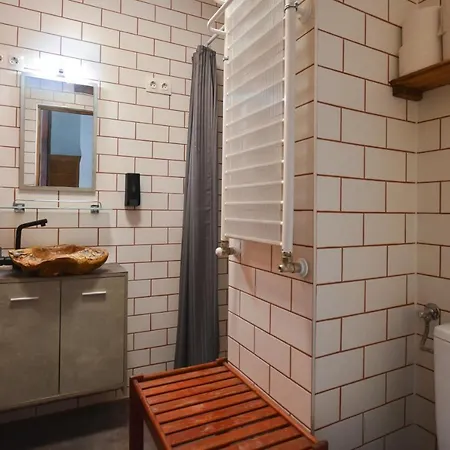 Perfect Place In For 2-4 People Appartement *